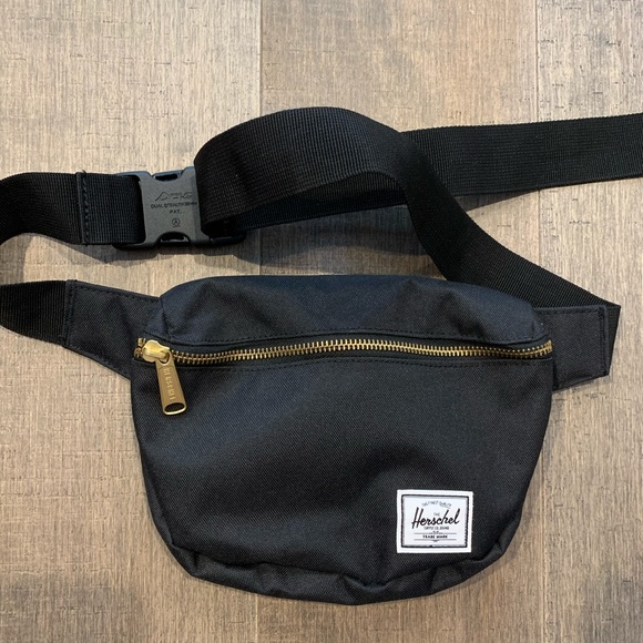 Herschel Supply Company Handbags - Herschel fanny pack NWOT